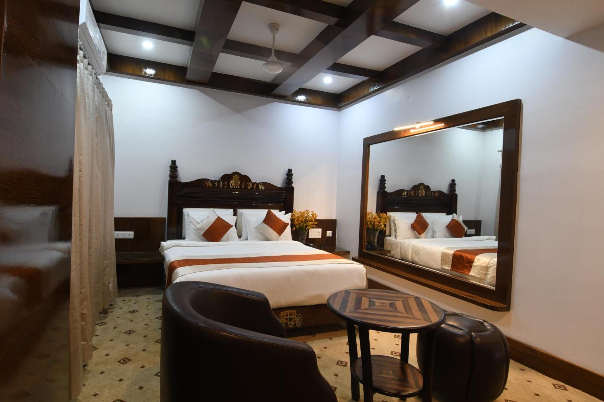 Hotel Lok Sagar Мисор Екстериор снимка