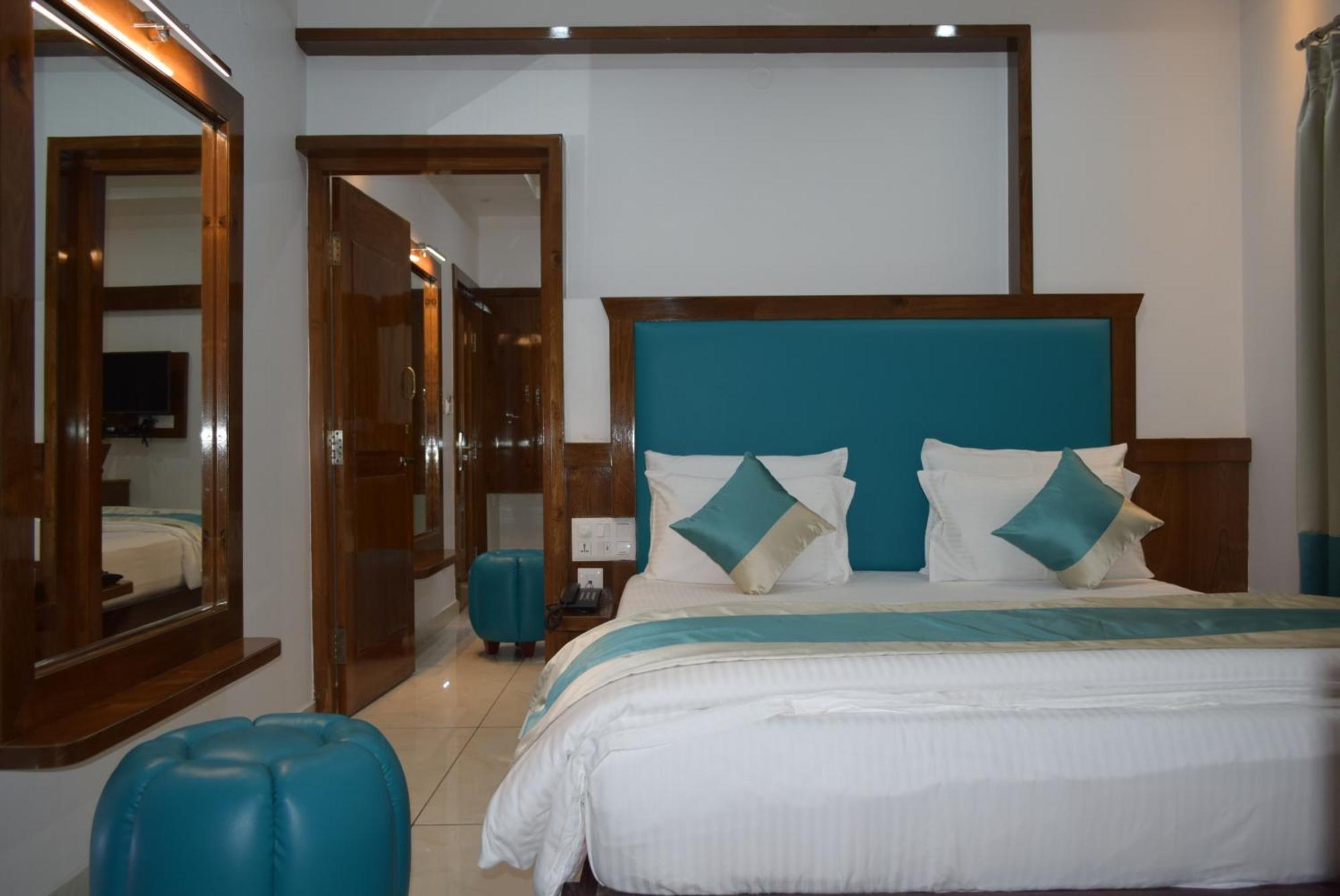 Hotel Lok Sagar Мисор Екстериор снимка