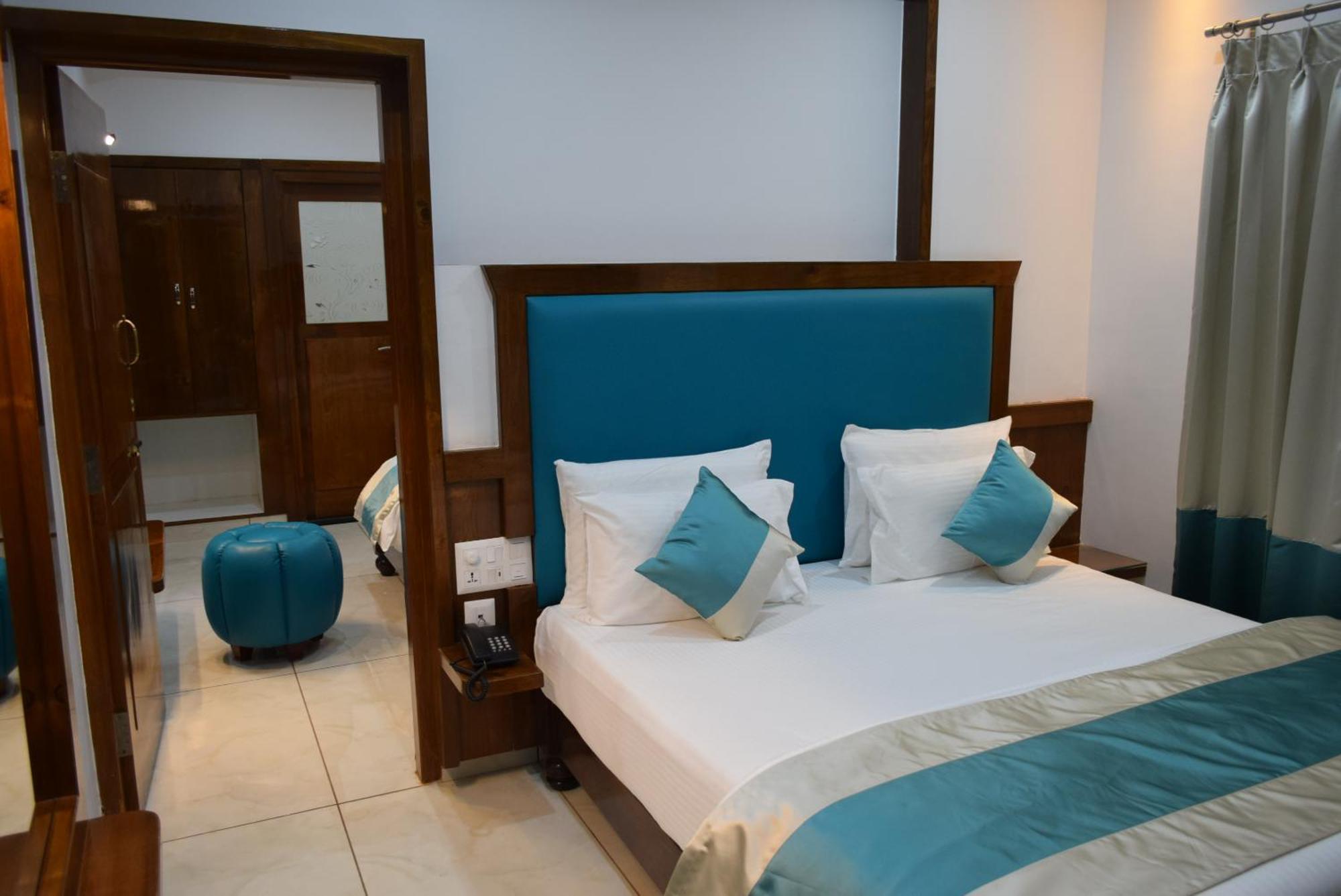 Hotel Lok Sagar Мисор Екстериор снимка