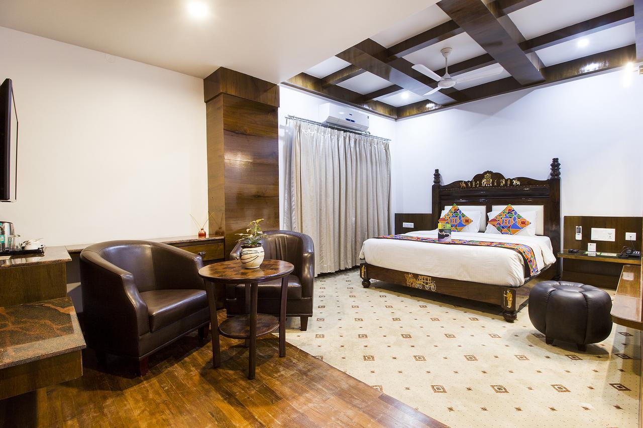 Hotel Lok Sagar Мисор Екстериор снимка