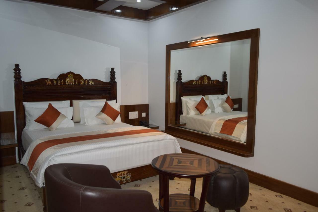 Hotel Lok Sagar Мисор Екстериор снимка