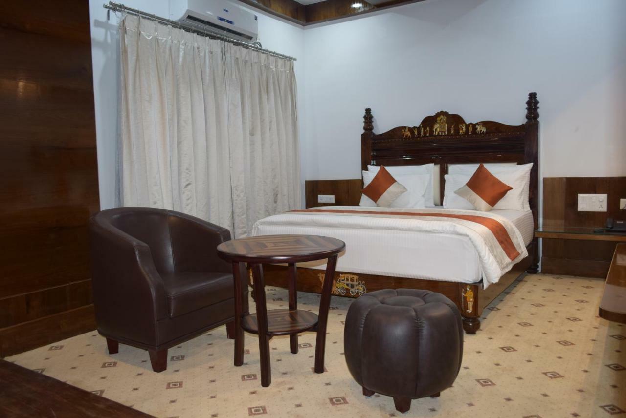 Hotel Lok Sagar Мисор Екстериор снимка